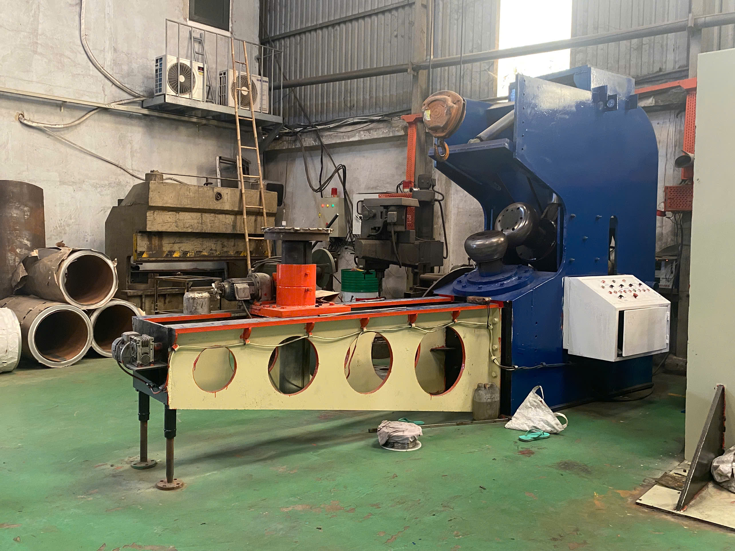 Metal spinning machine 1.jpg